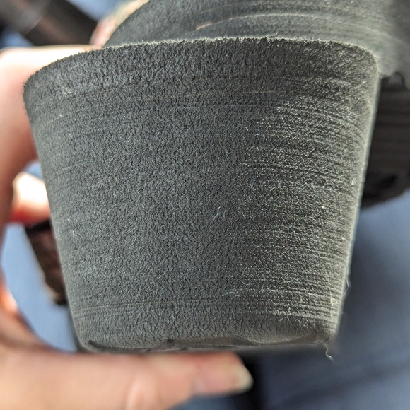 Teva flip flops like new size 8 - Picture 10 of 13